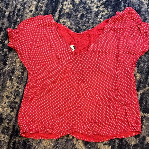 Reversible top that can be straight cut or vneck. - Picture 2 of 3